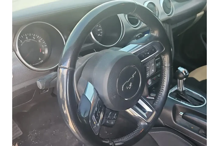 $30246 : Ford Mustang 2020 GT 2dr Fas image 2