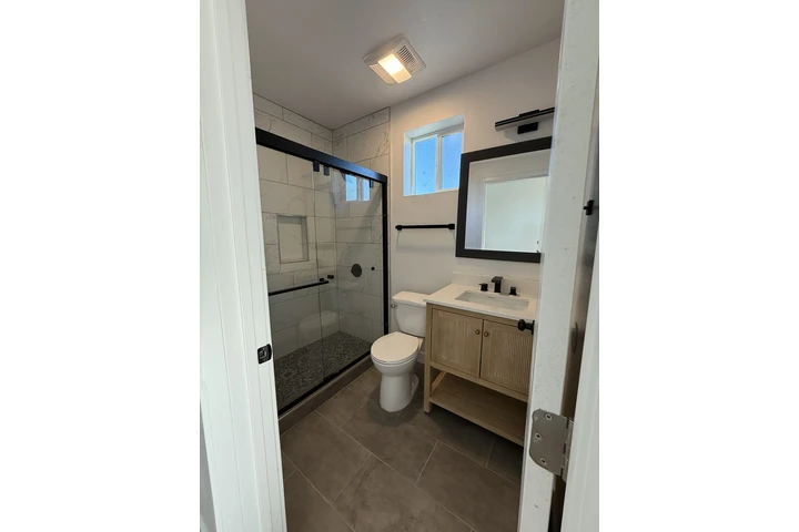 $3800 : casa nueva por 25 y San Pedro image 2