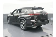 $25489 : Toyota Highlander 2021 XLE 4 thumbnail