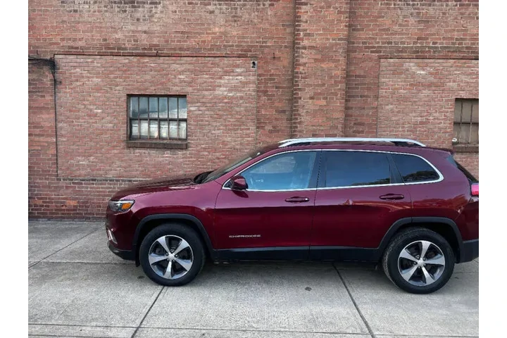 $12999 : 2019 Cherokee Limited image 6