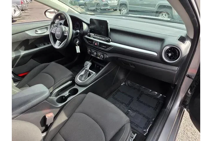 $16499 : Kia Forte 2023 LXS 4dr Sedan image 9