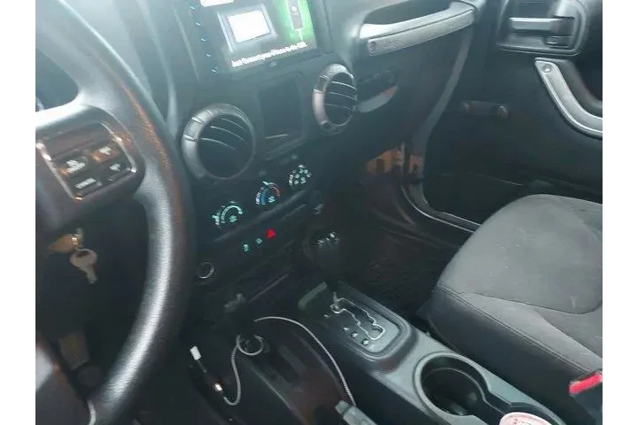 $17208 : Jeep Wrangler 2014 4x4 Sport image 5