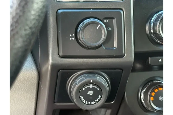 $17989 : Ford F-150 2016 4x2 XLT 4dr image 10