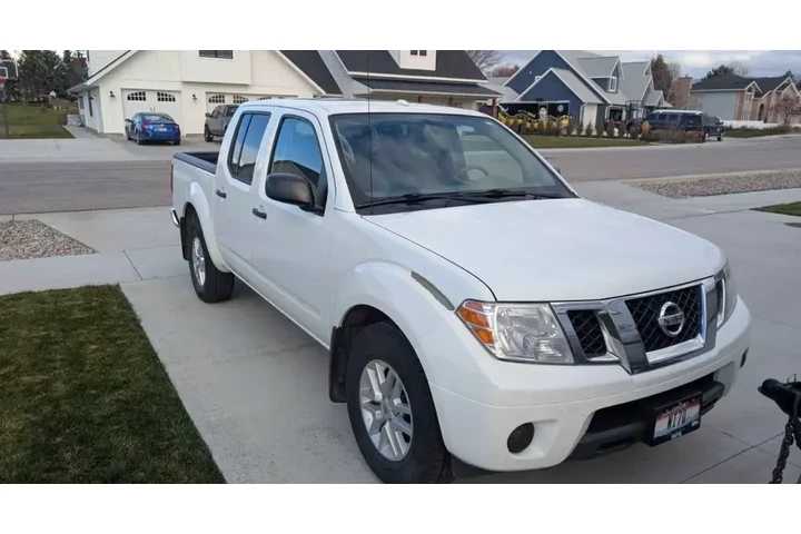 $18999 : Nissan Frontier 2017 4x4 SV image 5