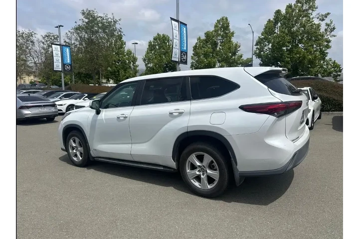 $36998 : Toyota Highlander Hybrid 202 image 4