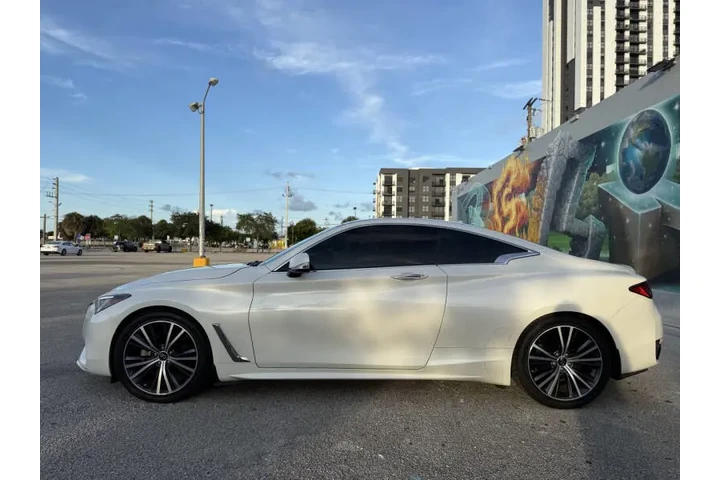 $26995 : 2021 Q60 3.0T Luxe image 9