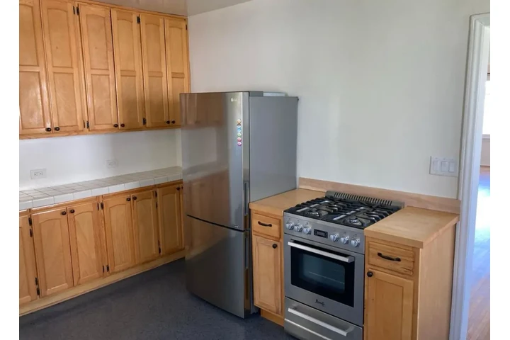 $1950 : 2 BEDROOM APT IN LOS ANGELES image 4