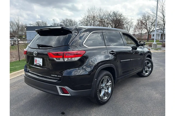 $28888 : Silver Certified 2019 Highlan image 9