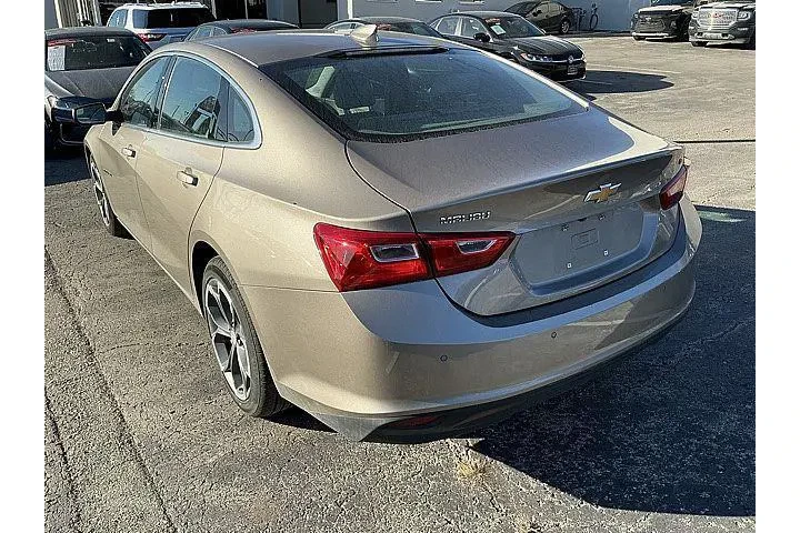 $19888 : Chevrolet Malibu 2024 LT 4dr image 9