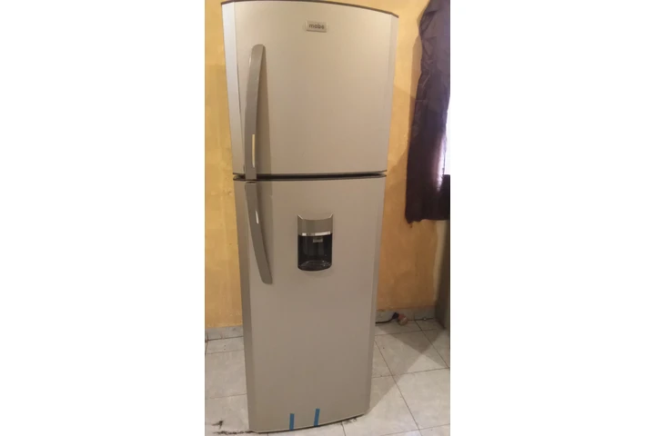 $3500 : Refrigerador De Uso En Venta image 3
