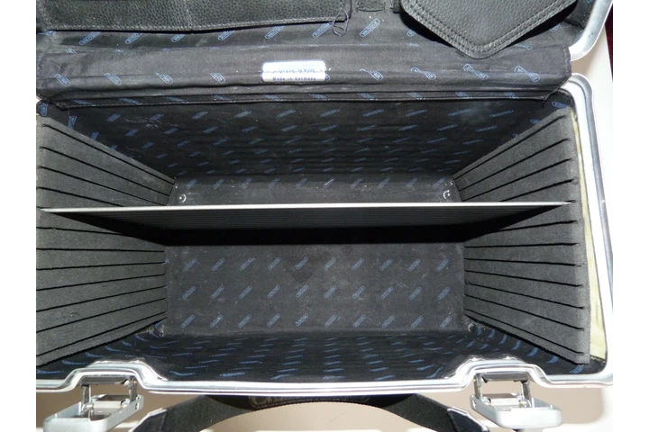 $1075 : Pilot case Rimowa classic image 4