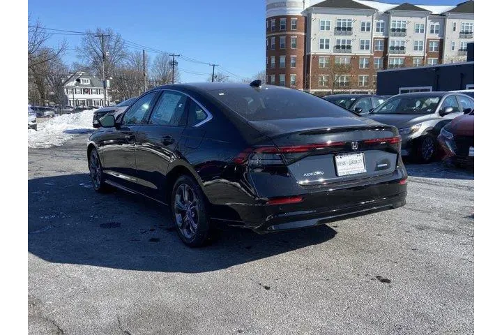 $27487 : Honda Accord Hybrid 2025 EX- image 5