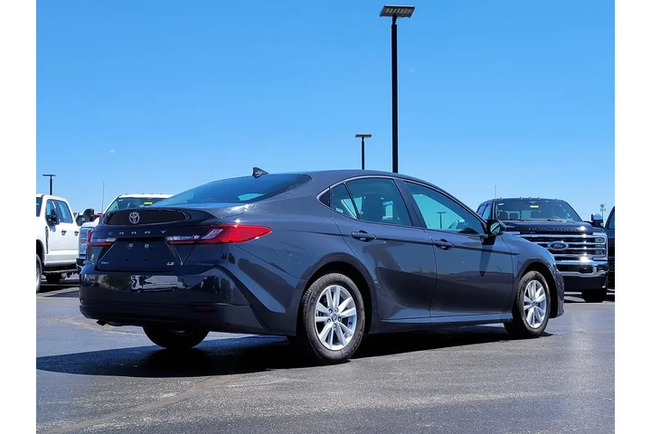 $28998 : Toyota Camry 2025 SE 4dr Sed image 4