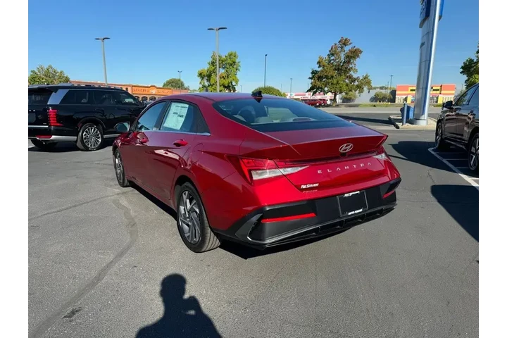 $28240 : Hyundai ELANTRA 2025 SEL Con image 3