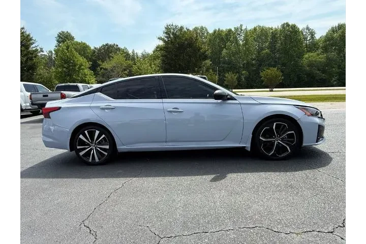 $19299 : Nissan Altima 2023 2.5 SR 4d image 3