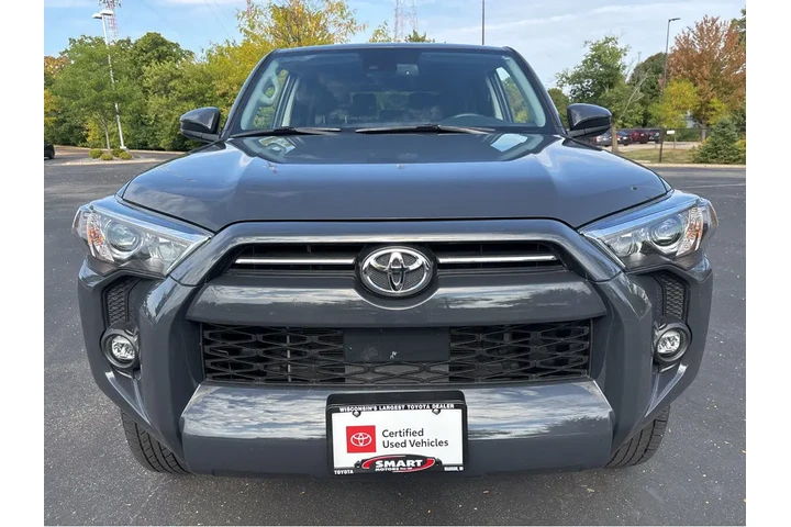 $42979 : Gold Certified2024 4Runner SR5 image 7
