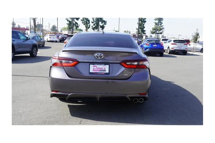 $24984 : 2022 Camry SE Sedan 4D image 7