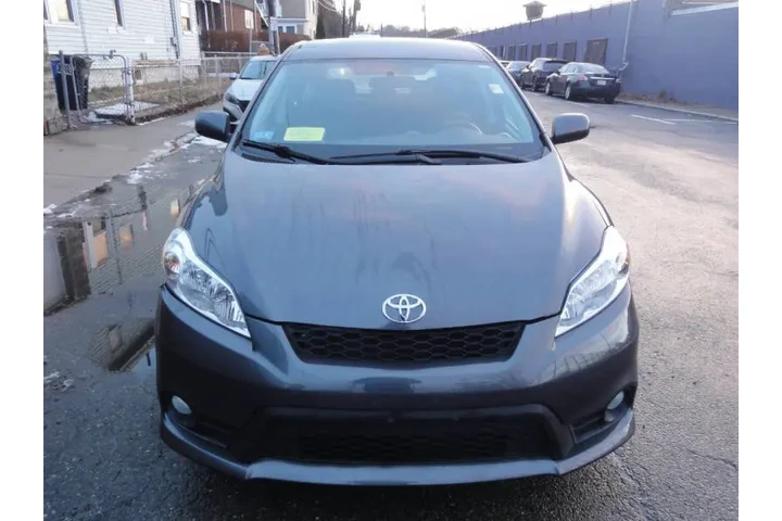 $9450 : 2012 Matrix L image 8