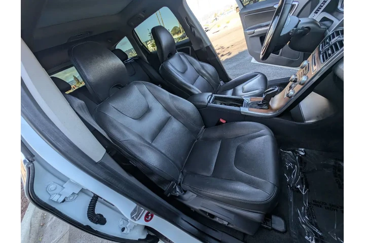 $14988 : 2017 XC60 Inscription image 1