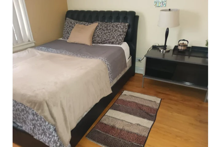 $225 : cuarto de renta wash heights image 2