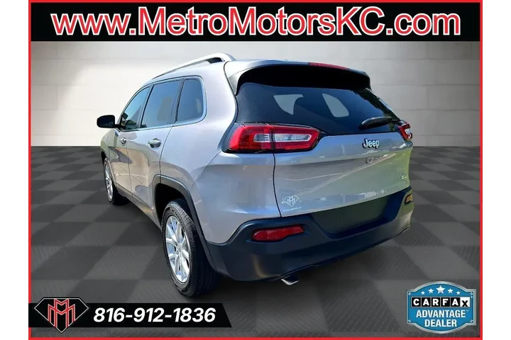 $12989 : 2018 Cherokee Latitude FWD image 3