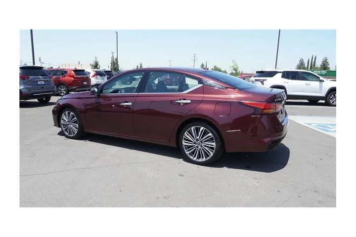 $20784 : 2023 Altima 2.5 SL image 8