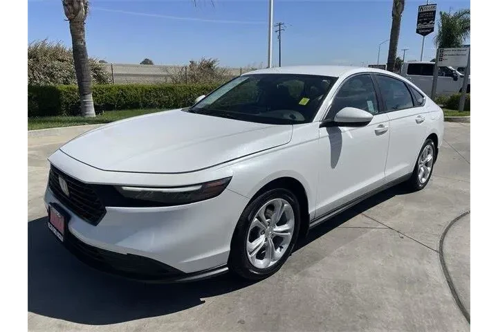 $23767 : Honda Accord 2023 LX 4dr Sed image 4