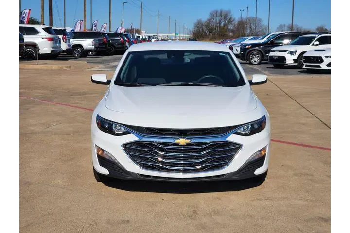 $18995 : Chevrolet Malibu 2024 LT 4dr image 2