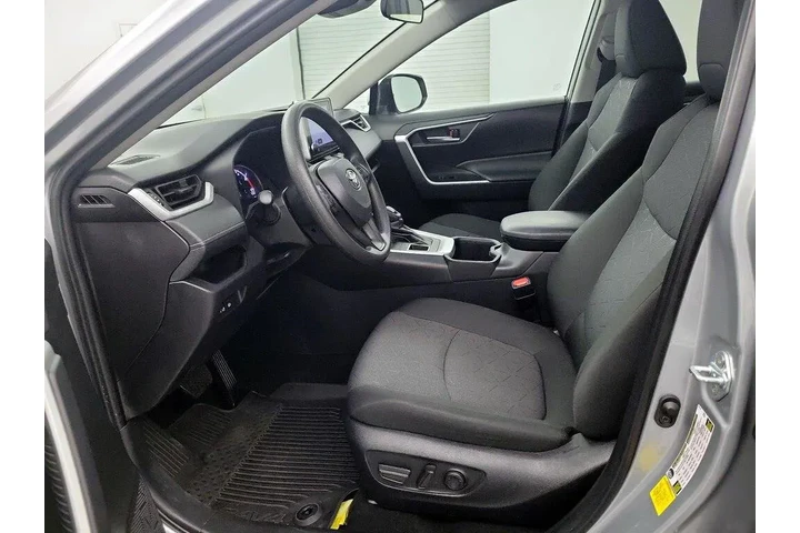 $32998 : Toyota RAV4 2025 AWD XLE 4dr image 10