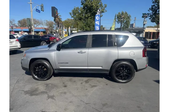 $9995 : 2015 Compass Altitude Edition image 9