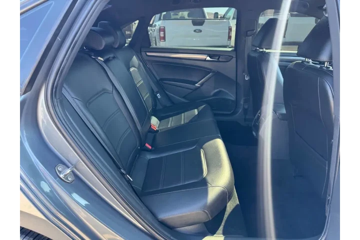 $19999 : 2022 Passat image 5