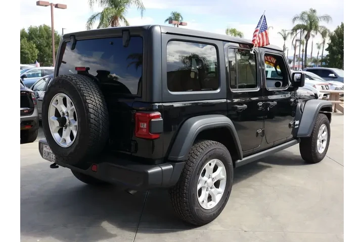 $30702 : Jeep Wrangler Unlimited 2021 image 3