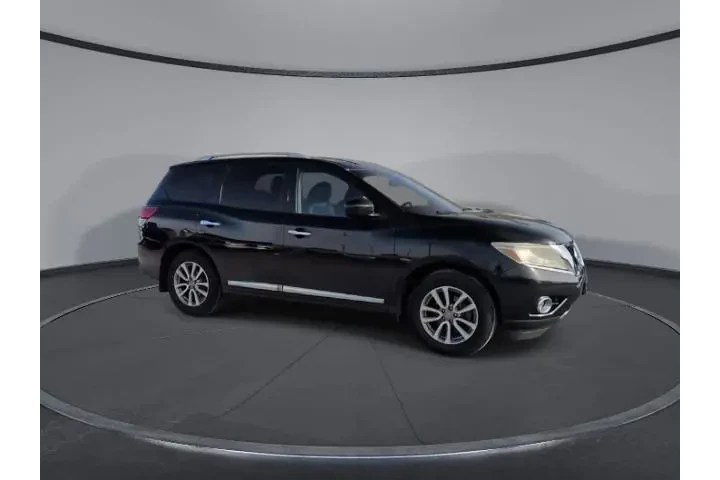 $13885 : Nissan Pathfinder 2016 4x4 S image 2