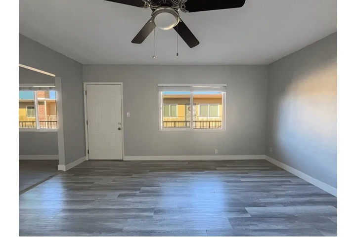 $1100 : Apt. 1BA/1BD en Huntington🏡 image 3