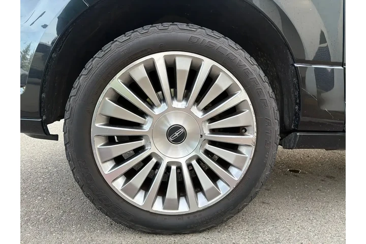 $16000 : Lincoln Navigator L 2017 4x4 image 9