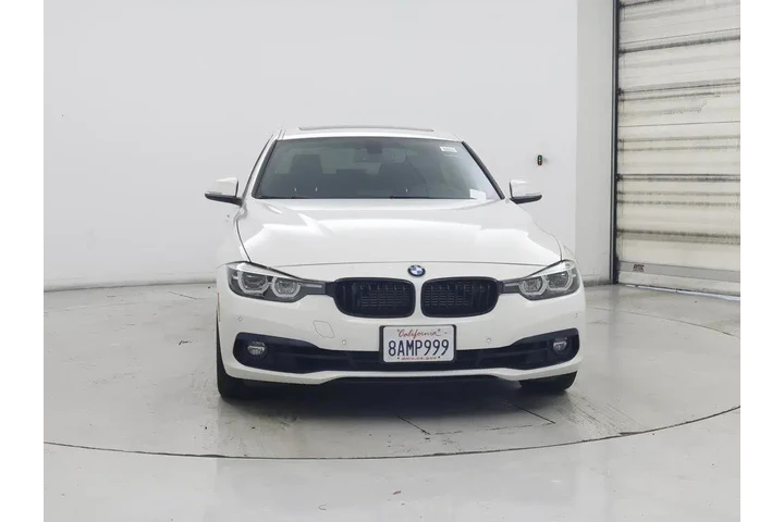 $18998 : BMW 3 Series 2018 330e iPerf image 5