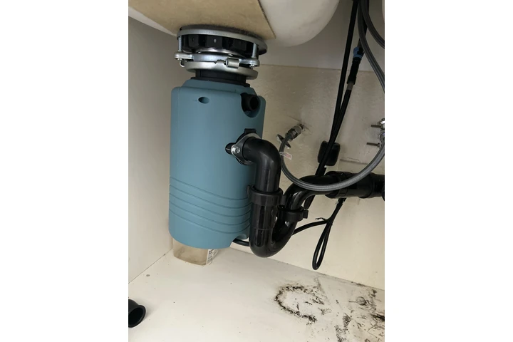 Plomero latino image 1