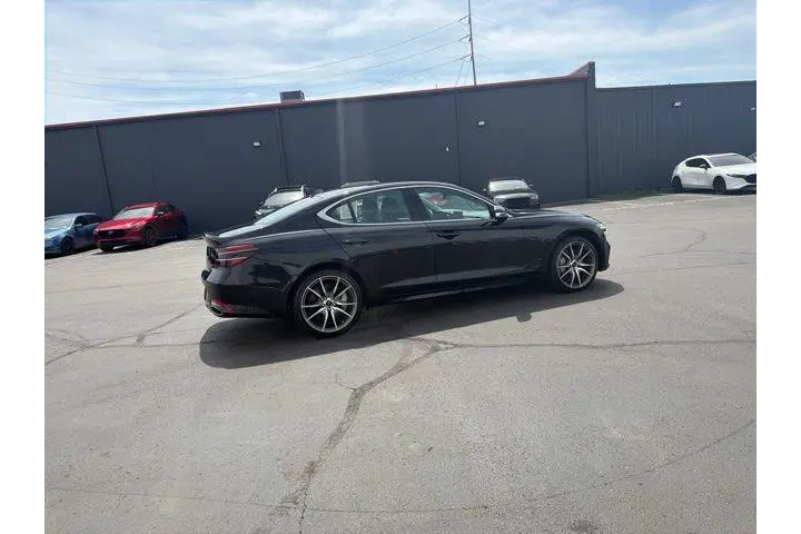 $31980 : Genesis G70 2025 2.5T Standa image 5