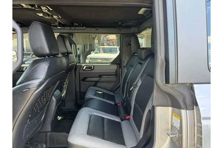 2024 Bronco Big Bend 4-Door image 8
