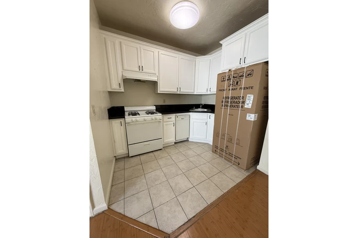 $1750 : 1 bedroom apartment image 1