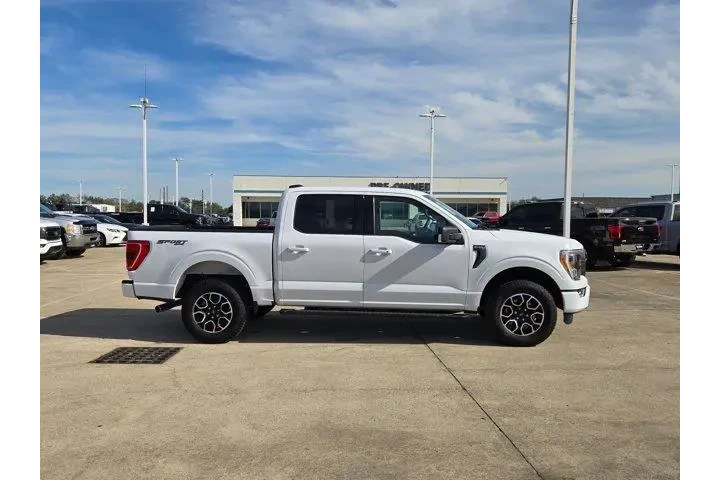 $39527 : Ford F-150 2023 4x4 XLT 4dr image 2