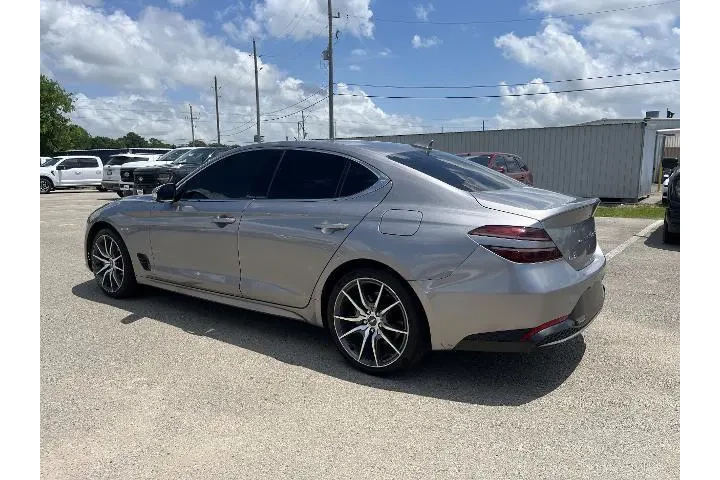 $28981 : Genesis G70 2023 AWD 2.0T 4d image 3
