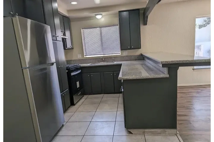 $2300 : BEAUTIFUL HOUSE🏡Culver City🌆 image 1