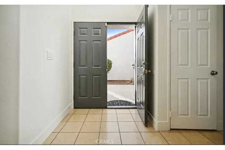 $614000 : 41060 Oakview Ln Palmdale CA image 2