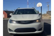 $7999 : 2017 Pacifica Touring-L thumbnail