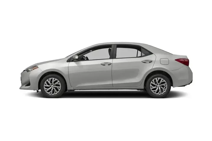 Toyota Corolla 2017 SE 4dr S image 3