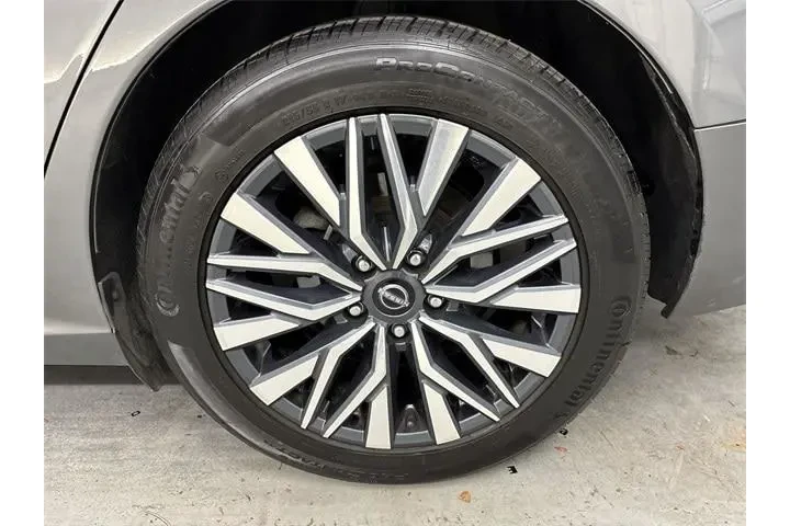 $17900 : Nissan Altima 2024 2.5 SV 4d image 2