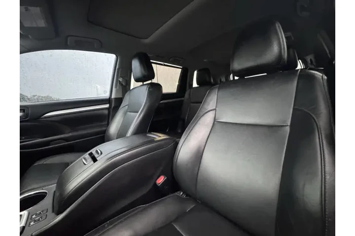 $17999 : 2017 Highlander XLE image 6