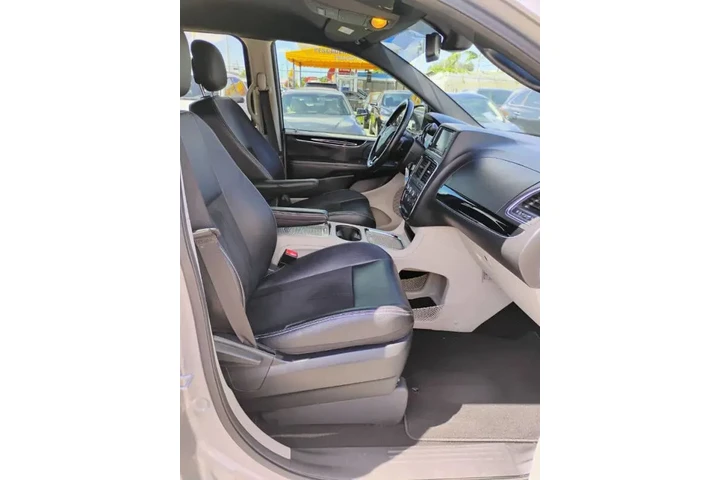 $9500 : 2019 Grand Caravan SXT image 9