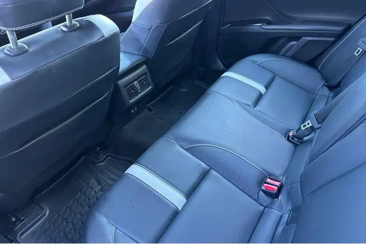 $26900 : Toyota Camry 2025 SE 4dr Sed image 8
